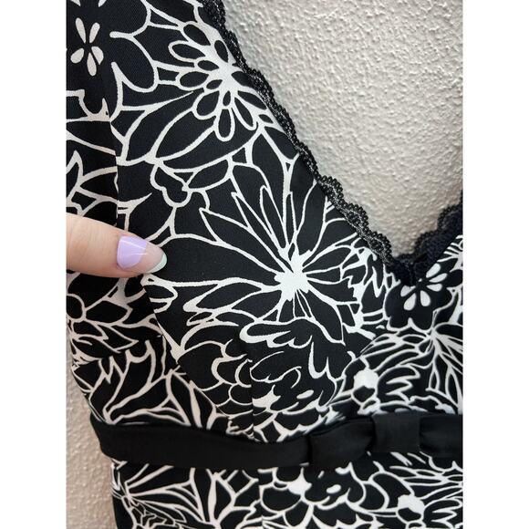 Womens Connected Apparel Dress Size 6 Petite Black and White Floral V-Neck - Picture 4 of 11